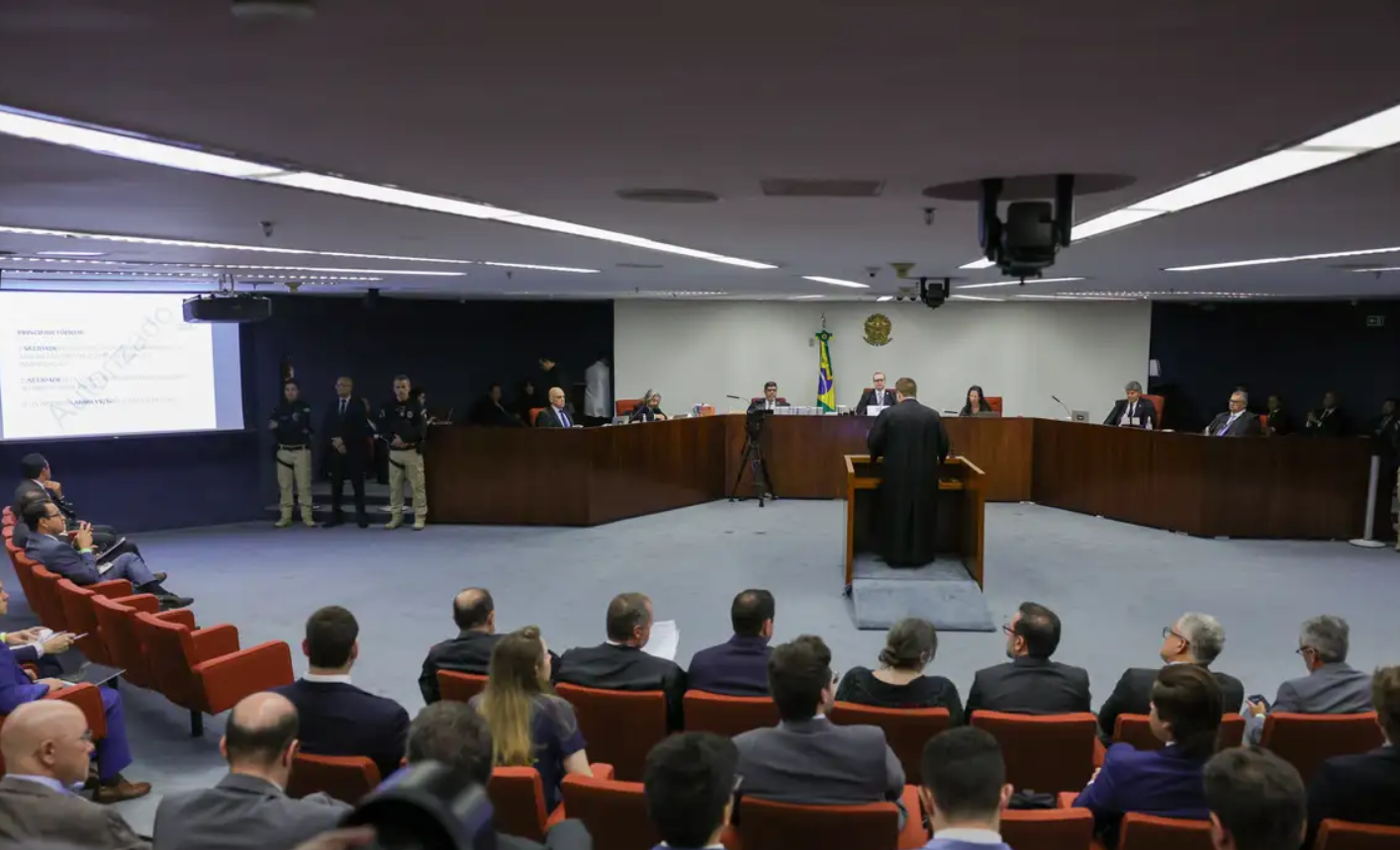 Saiba como foi o segundo dia do julgamento de Bolsonaro e réus do núcleo golpista