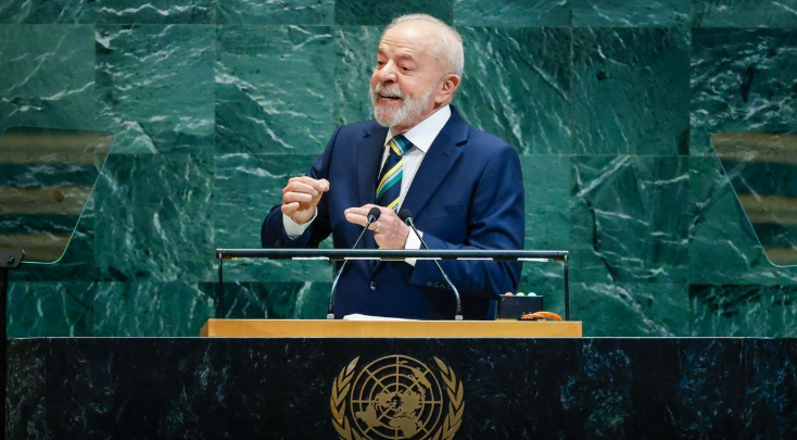 Lula critica sanções e diz que Brasil resiste na defesa da democracia