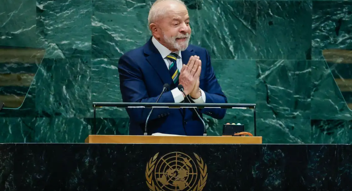 Lula diz que regulação de big techs evita terra sem lei na internet