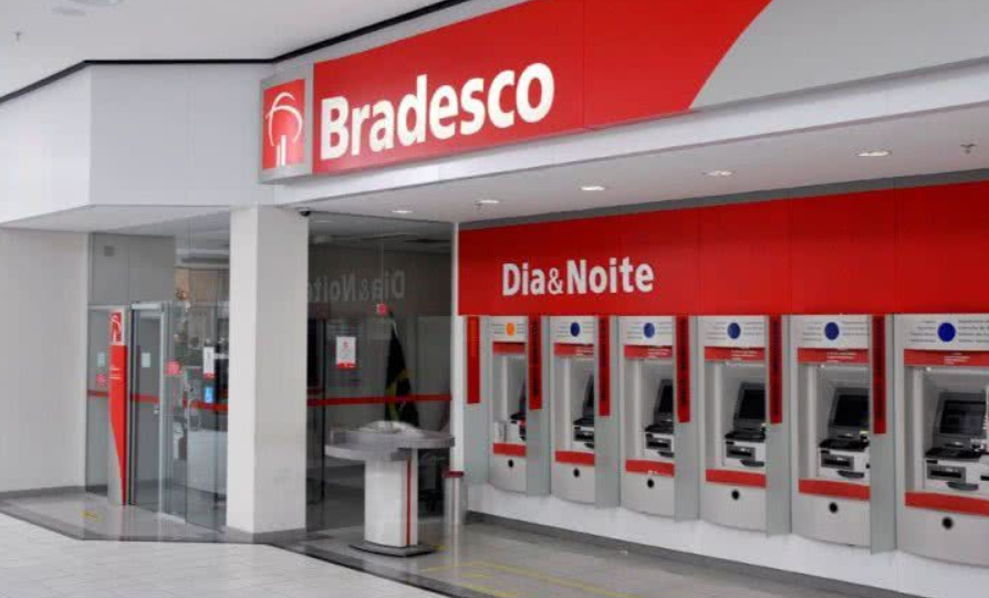 Bradesco é condenado a indenizar bancário com doença ocupacional após 30 anos de trabalho