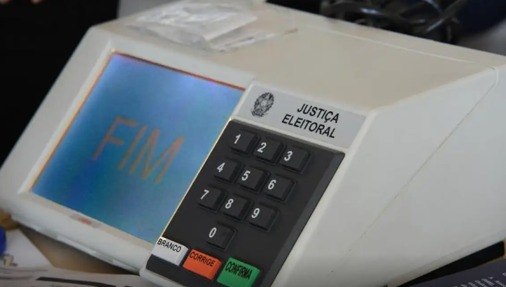 Com vetos, Lula sanciona limite para inelegibilidade por Ficha Limpa