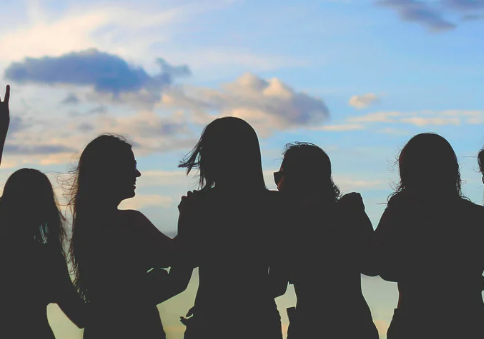  Brasil tem 6 milhões de mulheres a mais que homens, revela IBGE