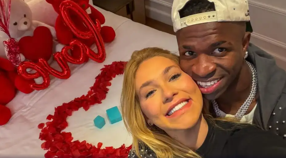 Virginia Fonseca e Vini Jr. assumem namoro oficialmente