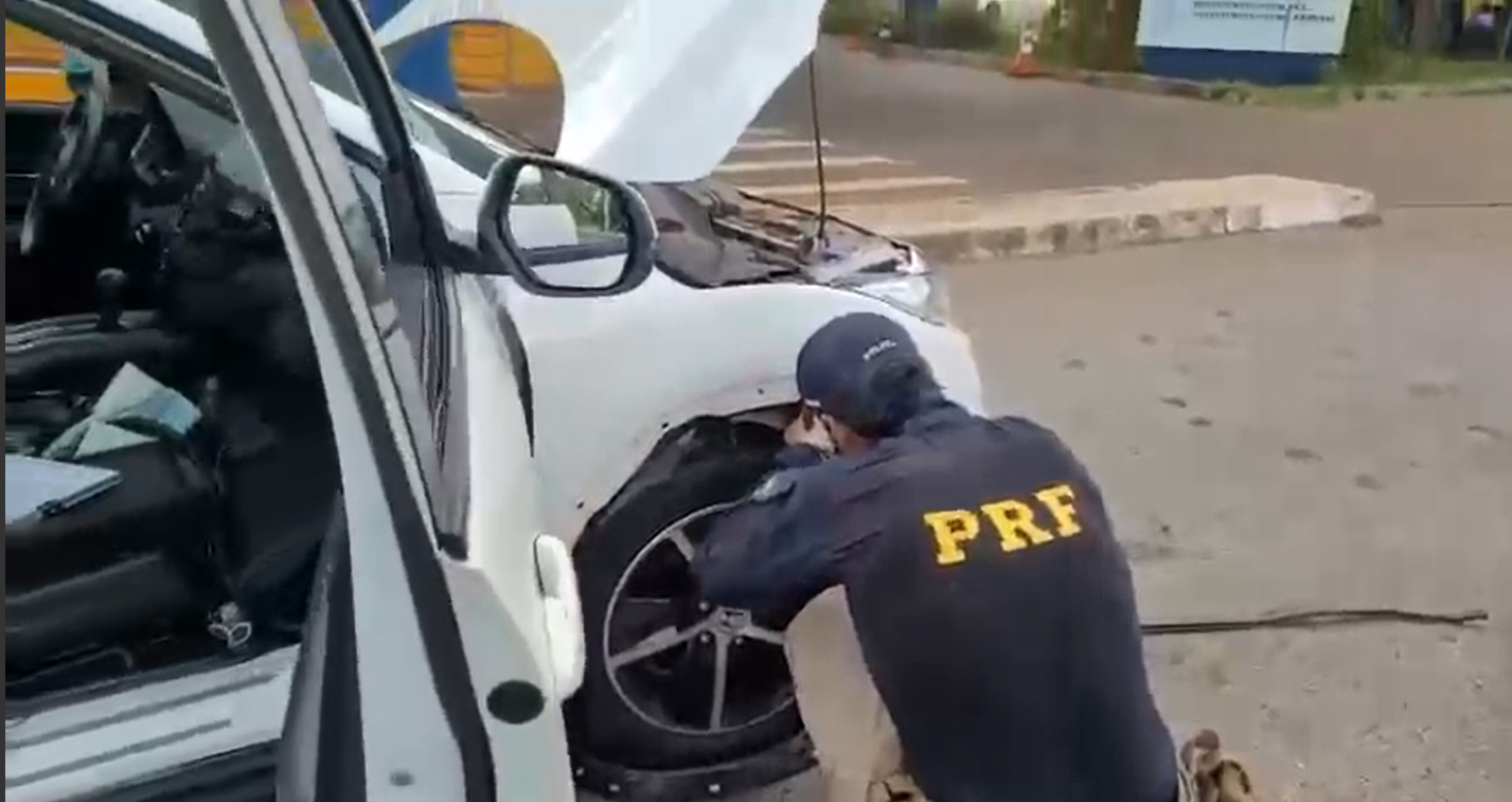 Mais de 100 celulares e quase 400 canetas emagrecedoras são apreendidos pela PRF em Goiás