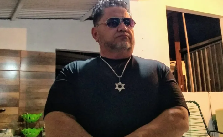 Pastor é condenado a 136 anos de prisão por abusos; esposa recebe 95 anos