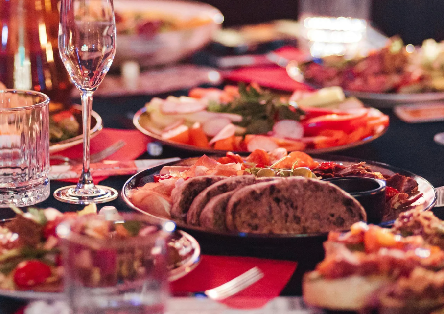 Como organizar a ceia de Natal de última hora: guia completo com pratos e sobremesas para não errar