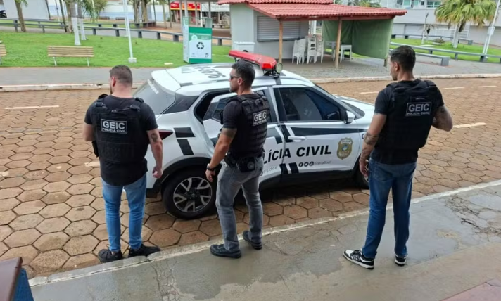 Pedreiro é preso suspeito de quebrar perna da ex-companheira com golpe de pá em Goiás