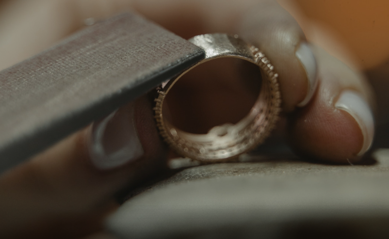 Especialistas apontam 6 comportamentos comuns em homens infiéis