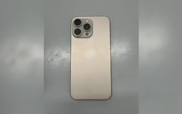 Mulher perde R$ 20 mil após furto de celular e passa a ser chantageada com fotos íntimas em Goiás