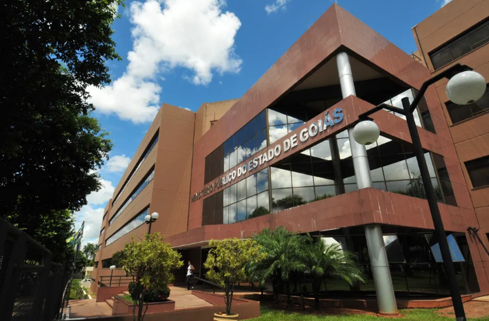 MP-GO abre concurso com salário inicial de R$ 4,5 mil para oficial de promotoria