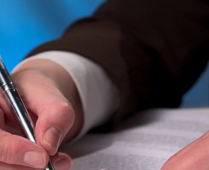 Prefeitura e Câmara de Catalão abrem concurso com 183 vagas e salários de até R$ 11,7 mil