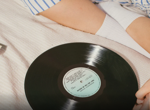 Pesquisa revela músicas mais usadas para clima íntimo