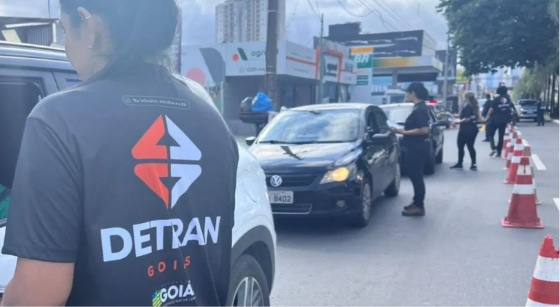 Goiás registra multa de trânsito a cada 8 segundos em 2026