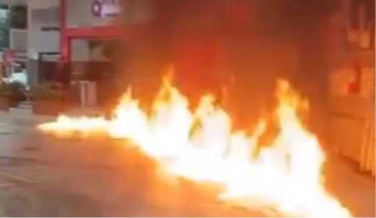 Motociclista incendeia posto após perceber combustível adulterado 