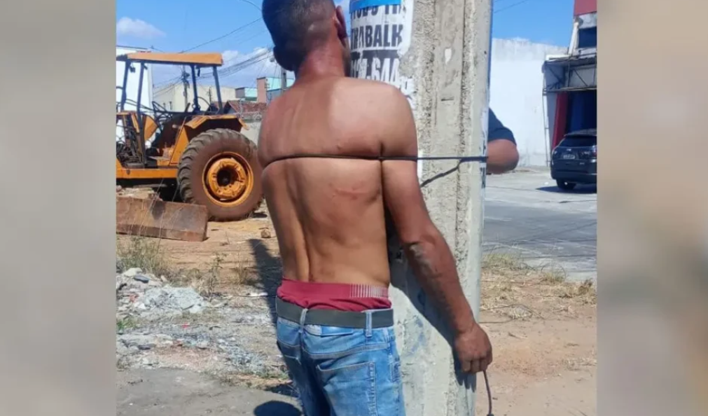 Suspeito de furtar celulares é amarrado a poste em Aparecida