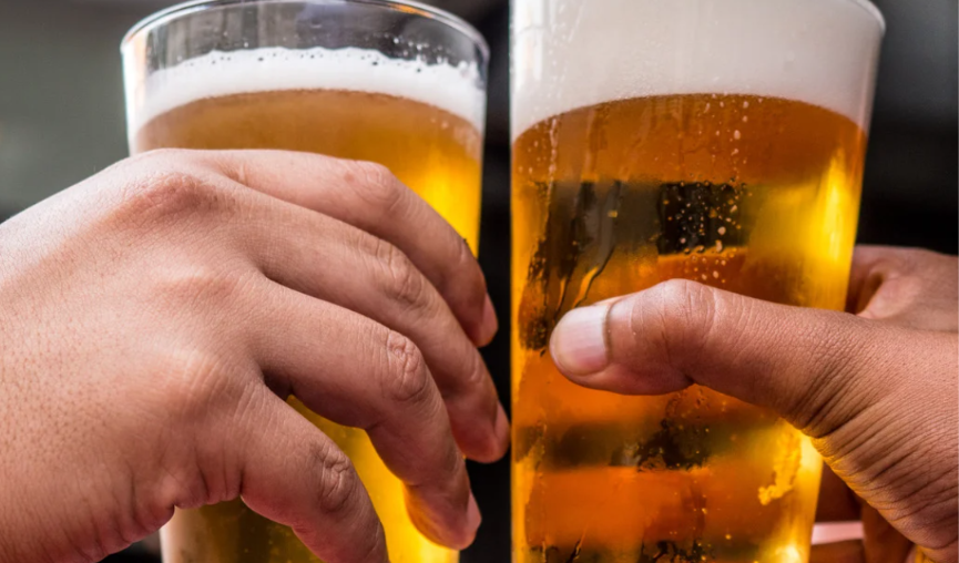 Justiça anula justa causa de frentista que bebeu cerveja no almoço