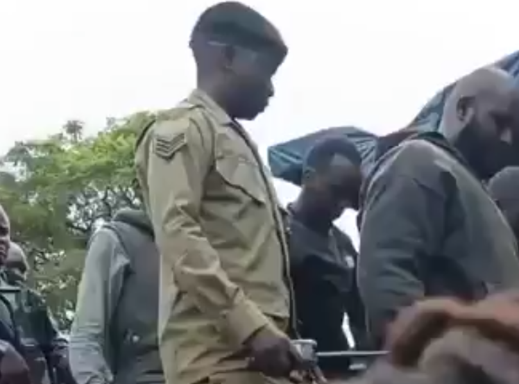 Uganda prende suspeito de matar 38 pessoas e praticar canibalismo