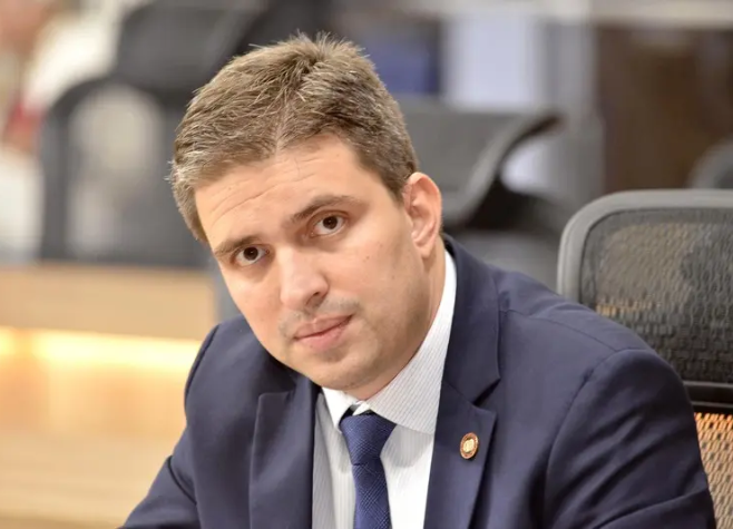 Delegado Humberto Teófilo desiste de disputar o Senado e anuncia apoio a Gustavo Gayer em Goiás