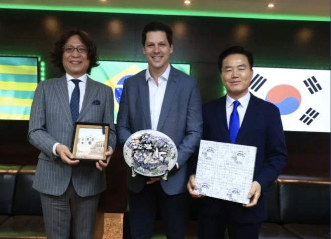 Goiás firma acordo para receber indústria de armas e munições da Coreia do Sul