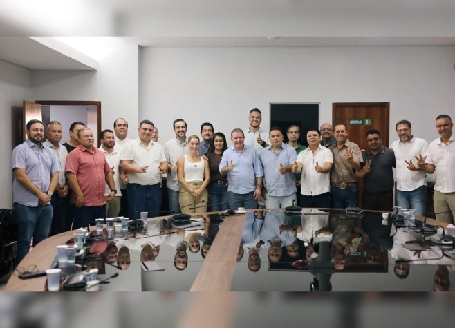 Gustavo Mendanha recebe apoio de 18 vereadores de Rio Verde em pré-candidatura ao Senado