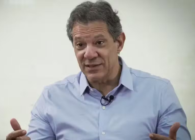 Haddad mantém defesa da 'taxa das blusinhas': 