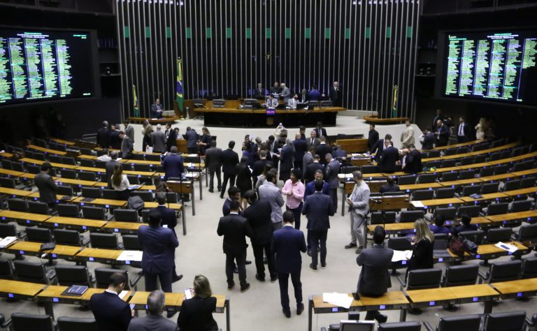 Câmara aprova aumento de prisão temporária de 5 para 15 dias