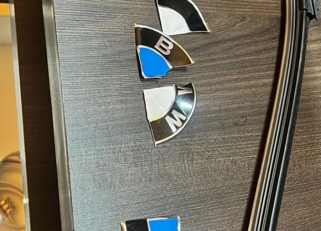 Mulher é detida por danificar carro de luxo do companheiro por ciúmes, em Rio Verde