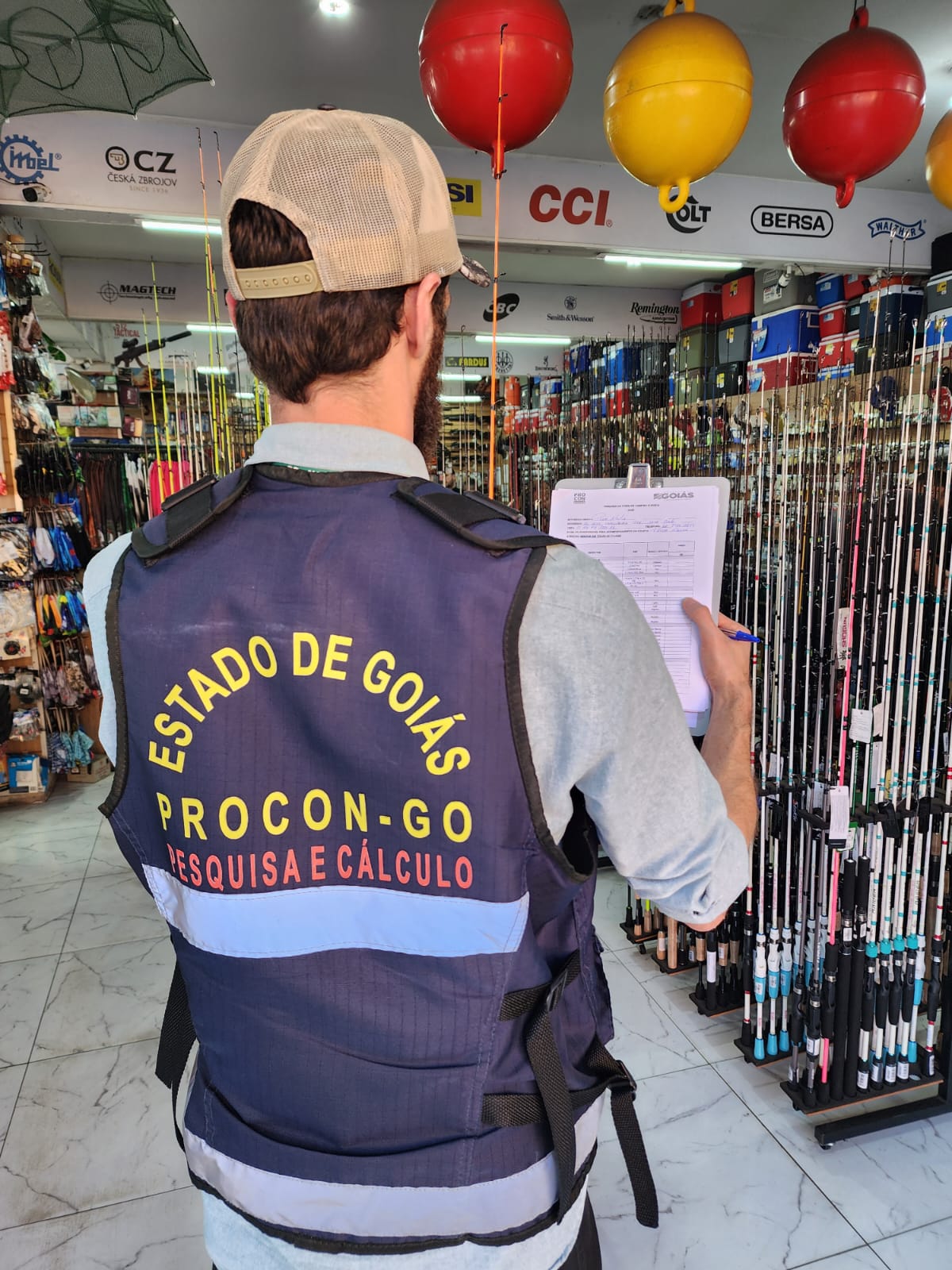 Procon Goiás apreende 1.500 fogos de artifício vendidos irregularmente em Padre Bernardo