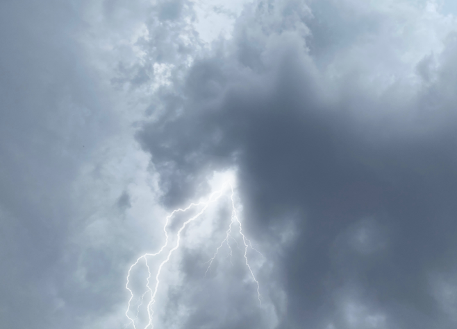 Goiás entra em alerta para risco de tempestades com chuva intensa e ventos fortes nesta segunda-feira