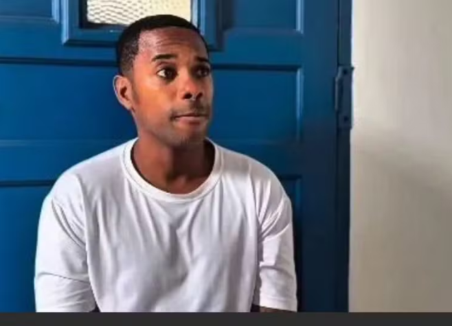 Após polêmica com série, Robinho deixa 'presídio dos famosos' em Tremembé