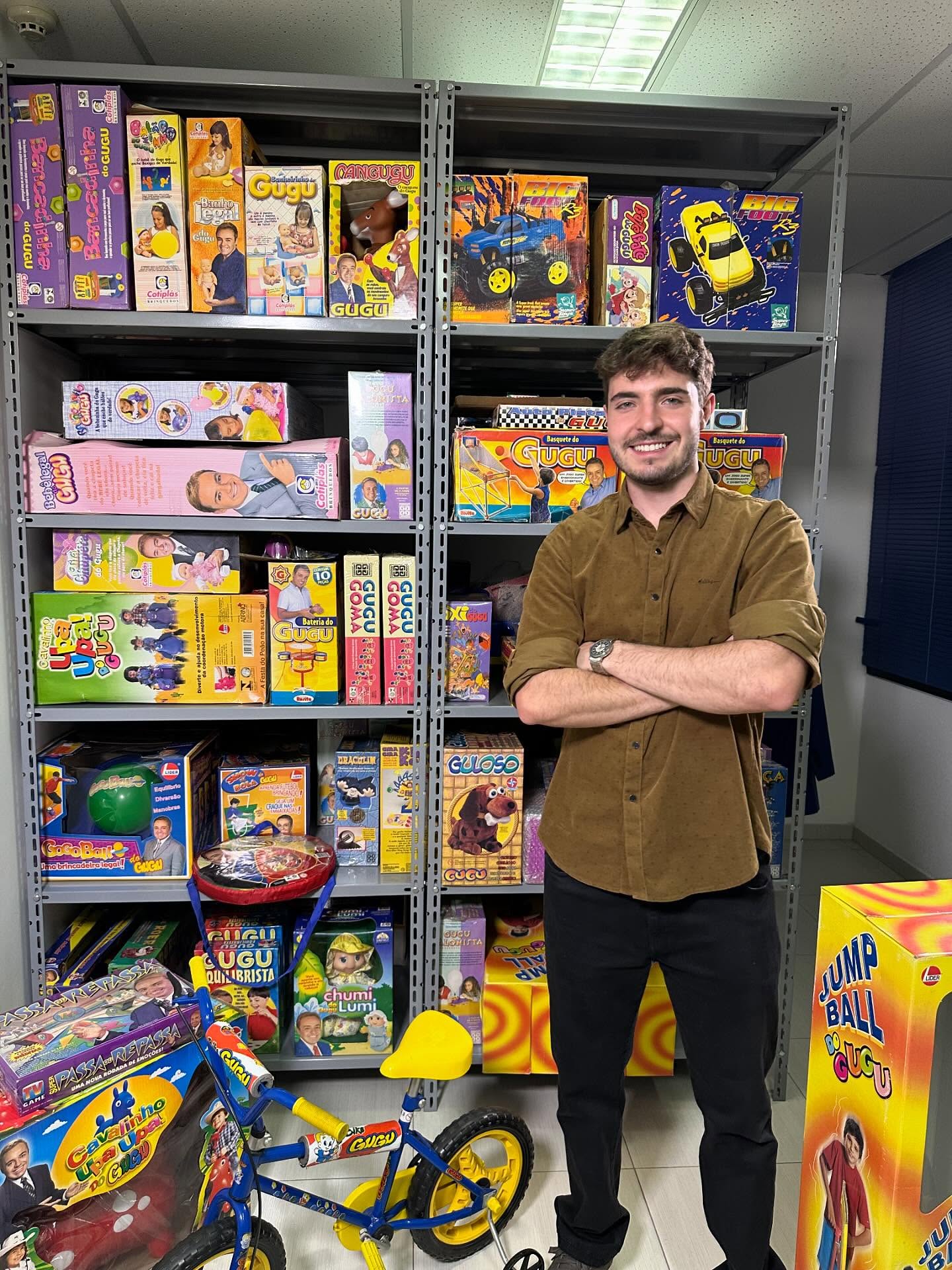 João Augusto, filho de Gugu Liberato, abre acervo do pai para fãs