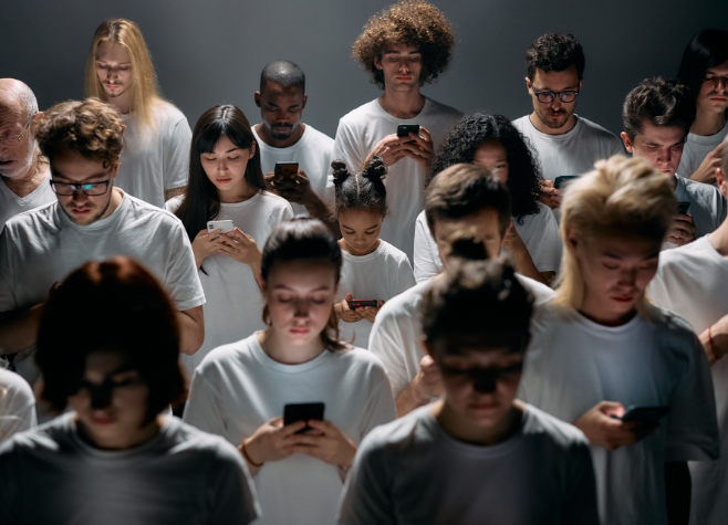 Jovens trocam partidos por redes sociais e reinventam a forma de fazer política