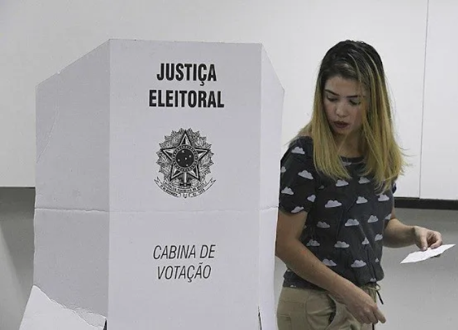 Datafolha: 56% dizem que votariam em 2026 mesmo se não fosse obrigatório