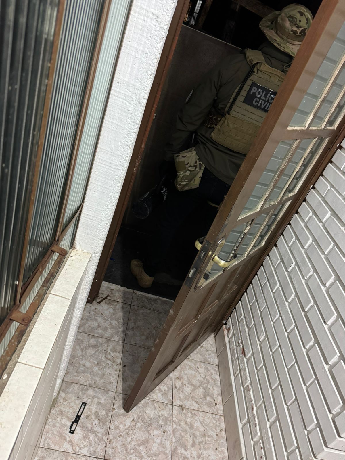 Homem cai no golpe da novinha, é ameaçado e se suicida em Goiânia; seis são presos 