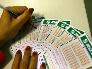 Mega-sena acumula e prêmio principal vai para R$ 130 milhões