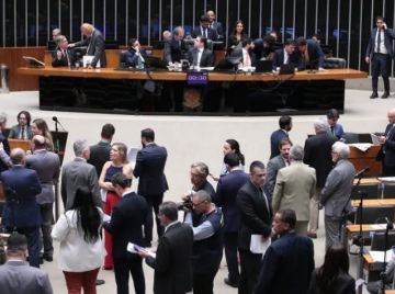 Senado aprova PEC que cria aposentadoria especial para agentes de saúde e de endemias
