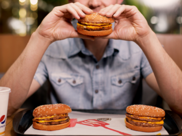 Burger King troca boletos por sanduíches em Goiânia nesta sexta