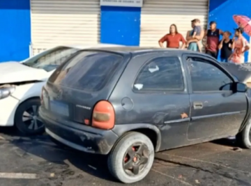 Motorista embriagado bate em dois carros em Aparecida