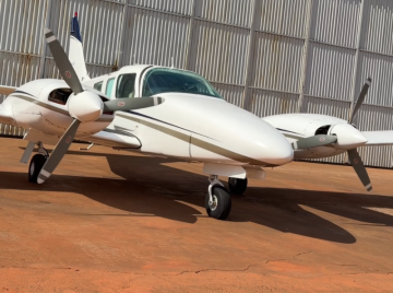 Menino que construiu avião artesanal ganha curso de piloto em Goiás