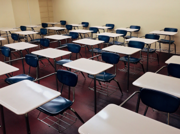 Senado aprova projeto que endurece penas para crimes contra professores e profissionais da saúde