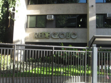 Ex-editora da Globo é presa no Rio por suspeita de injúria racial durante formatura