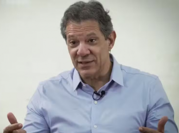 Haddad mantém defesa da 'taxa das blusinhas': 
