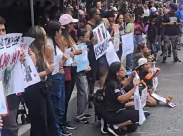 Protesto em SP pede justiça por Orelha e cobra redução da maioridade penal