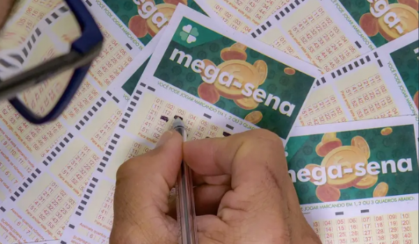 SEM ACERTADOR, MEGA-SENA ACUMULA NOVAMENTE E PRÊMIO ESTÁ ESTIMADO EM R$ 53 MILHÕES