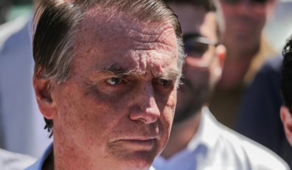 Bolsonaro recebe alta hospitalar e deve seguir para casa em Brasília