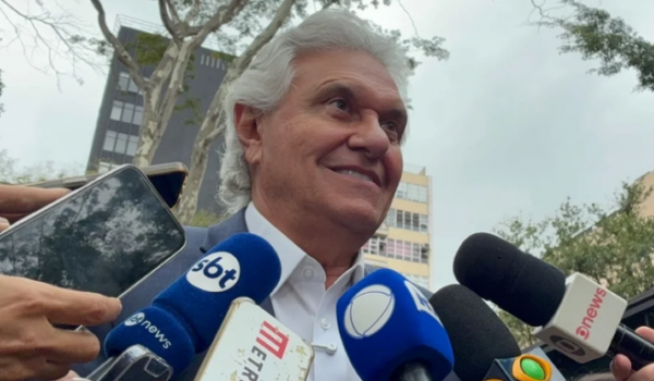 Caiado comemora pesquisa mesmo após perder 3º lugar para Augusto Cury