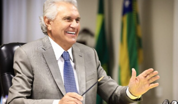 Ronaldo Caiado encerra ano com aprovação recorde entre goianos