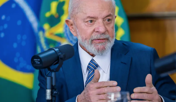 LULA SANCIONA NOVA TAXA DAS BLUSINHAS PARA COMPRAS INTERNACIONAIS DE ATÉ US$ 50