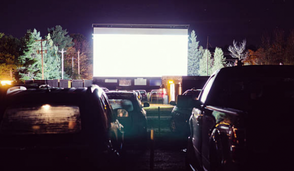 Parque Mutirama vira cinema a céu aberto com sessões gratuitas em junho 