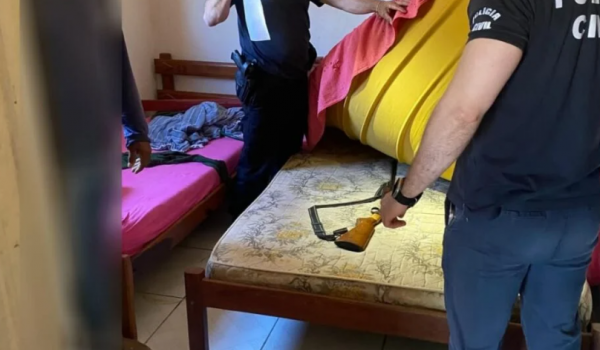 Homem investigado por estelionato é preso com arma e gado avaliado em R$ 70 mil em Formoso 
